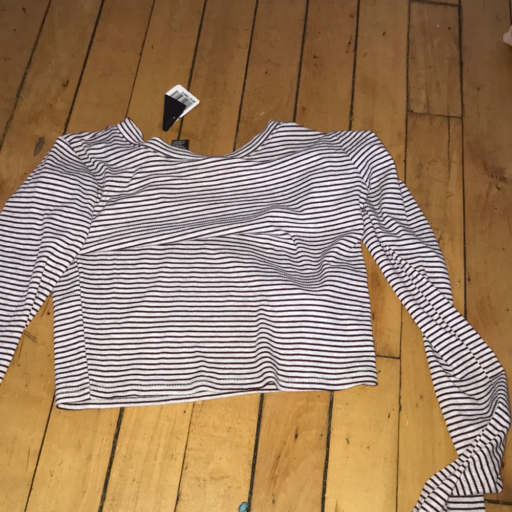 Long sleeve crop top